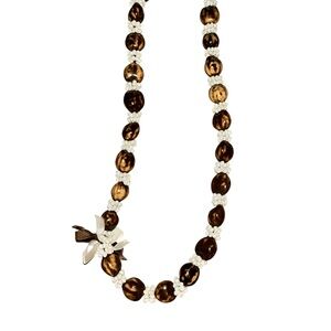 Hawaiian Kukui Nut and Mongo Shell Necklace 32” with Ribbon Bow